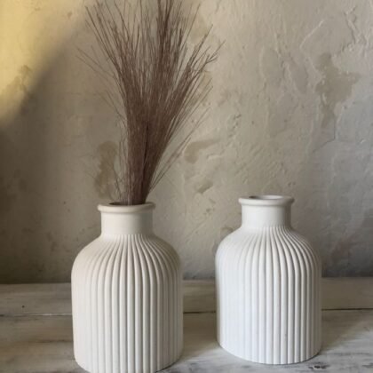 Jarrón cerámico estriado